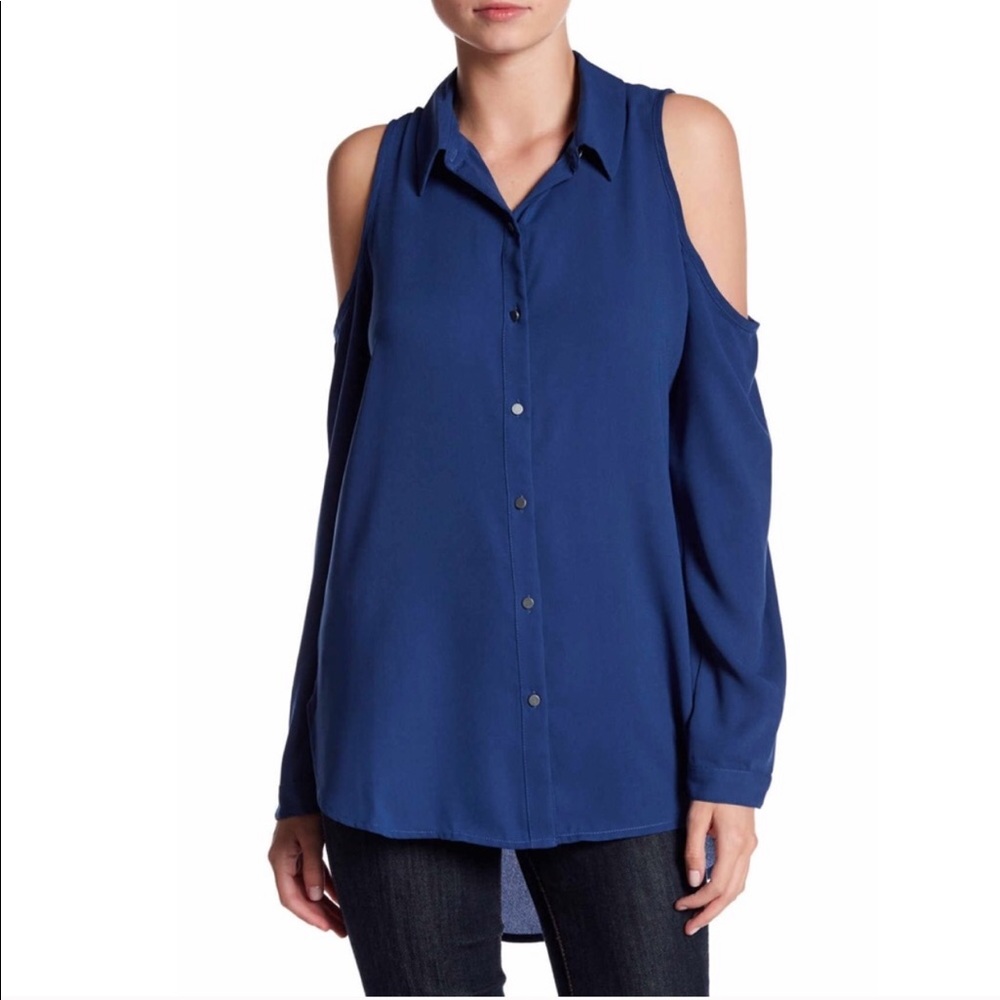 Cold shoulder 🖤 button-down collared shirt - Picture 3 of 5